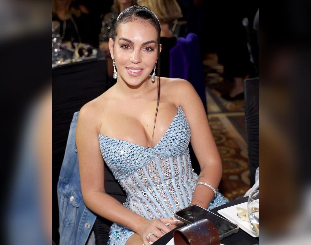 A fost seara lui Ronaldo, dar toți ochii au fost pe Georgina! Rochia mini în care a apărut a întors toate privirile _187