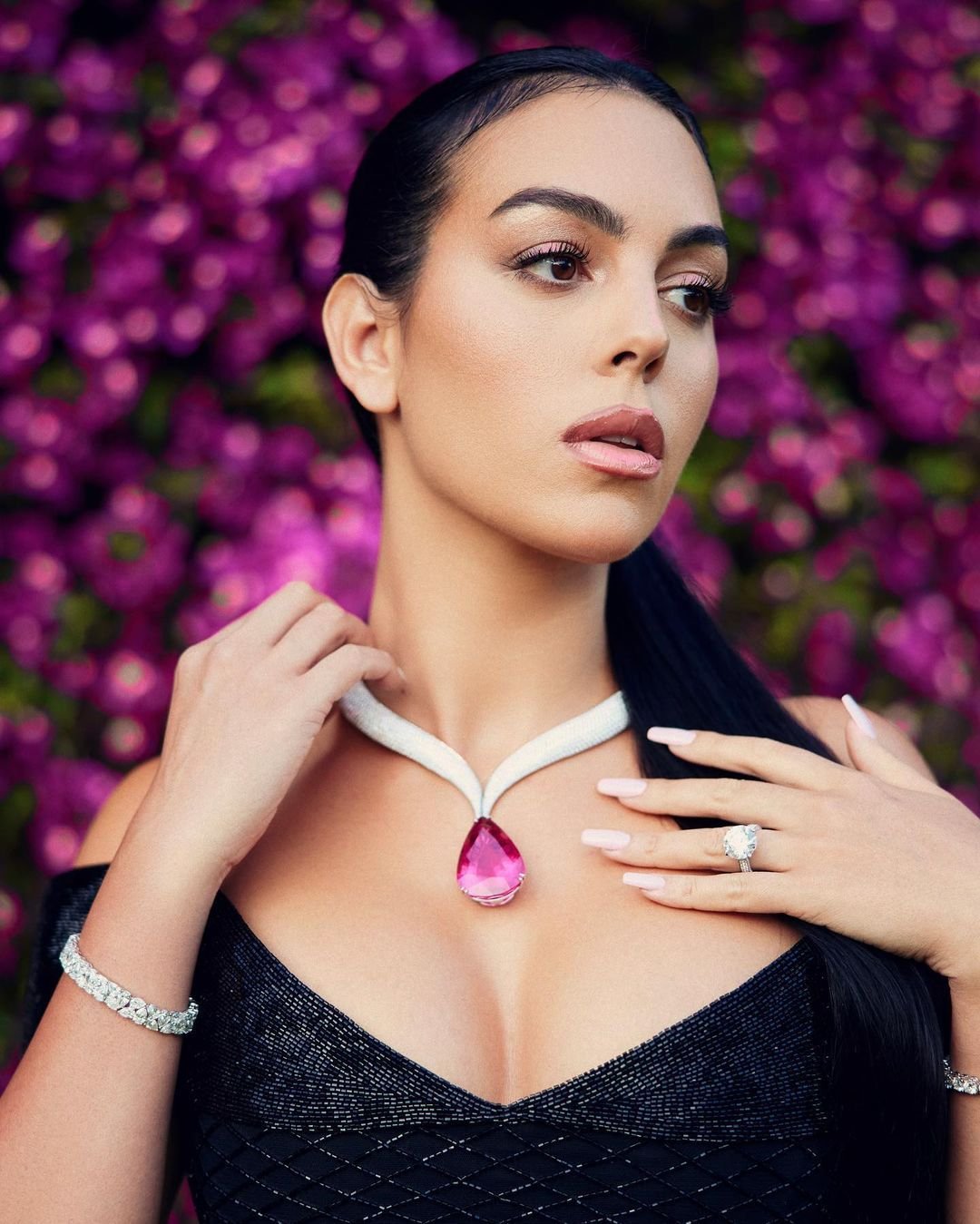 A fost seara lui Ronaldo, dar toți ochii au fost pe Georgina! Rochia mini în care a apărut a întors toate privirile _283