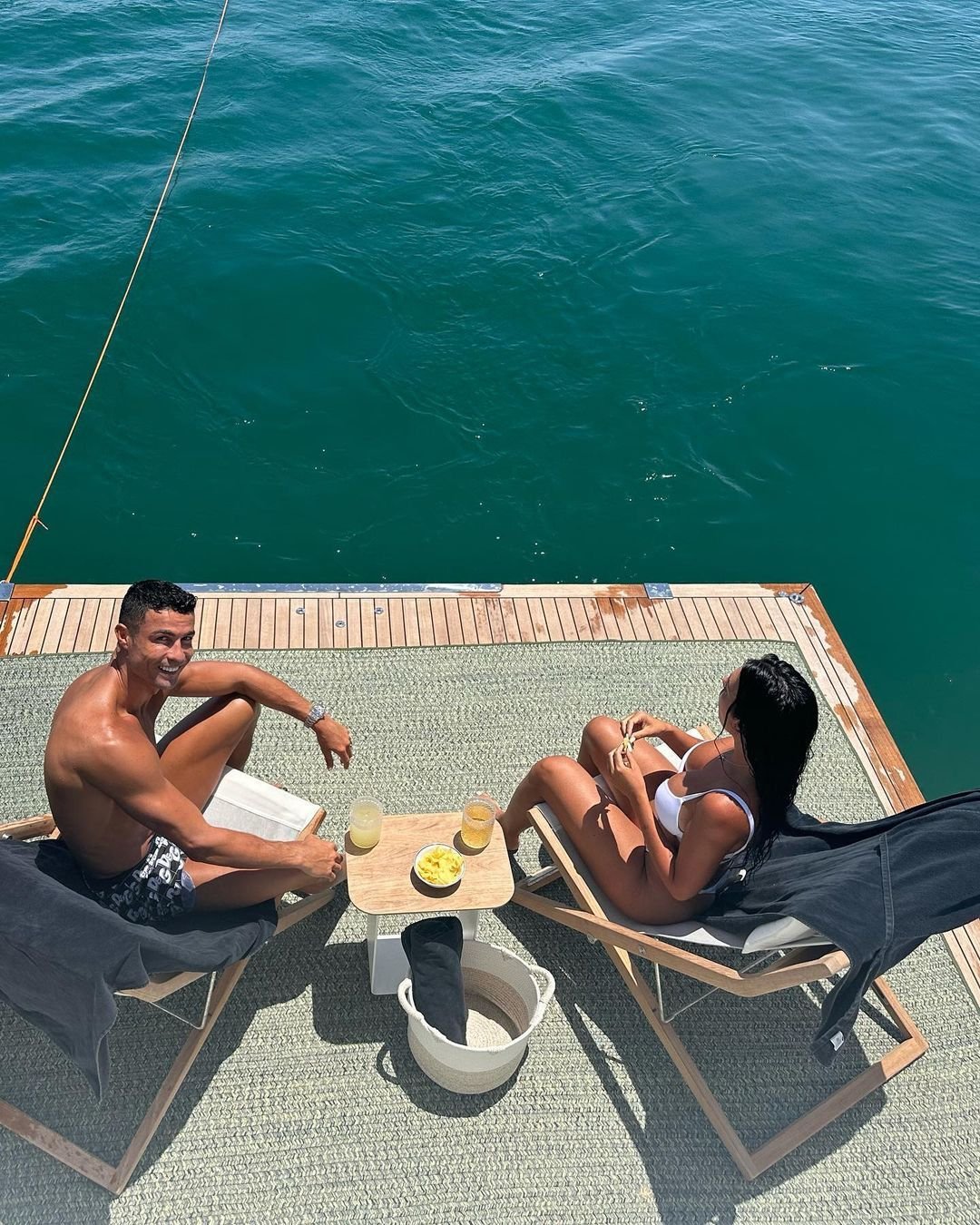 A fost seara lui Ronaldo, dar toți ochii au fost pe Georgina! Rochia mini în care a apărut a întors toate privirile _306