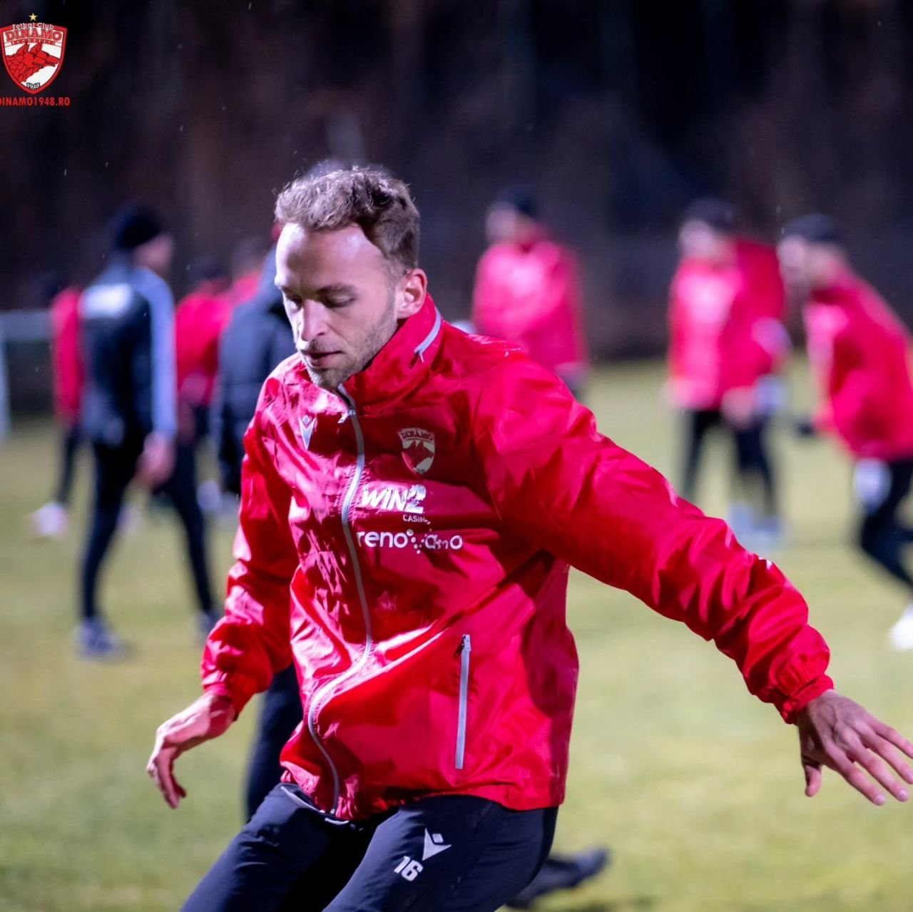 Fostul fotbalist de la Manchester City și Napoli, așteptat să debuteze azi la Dinamo în meciul cu Petrolul Ploiești!_5
