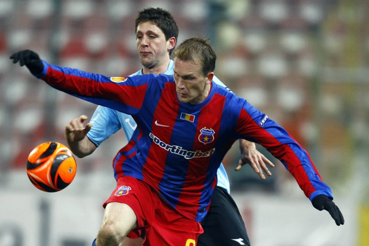 Îl recunoști? Apariție spectaculoasă în tribunele Arenei Naționale, la FCSB - UTA Arad_7