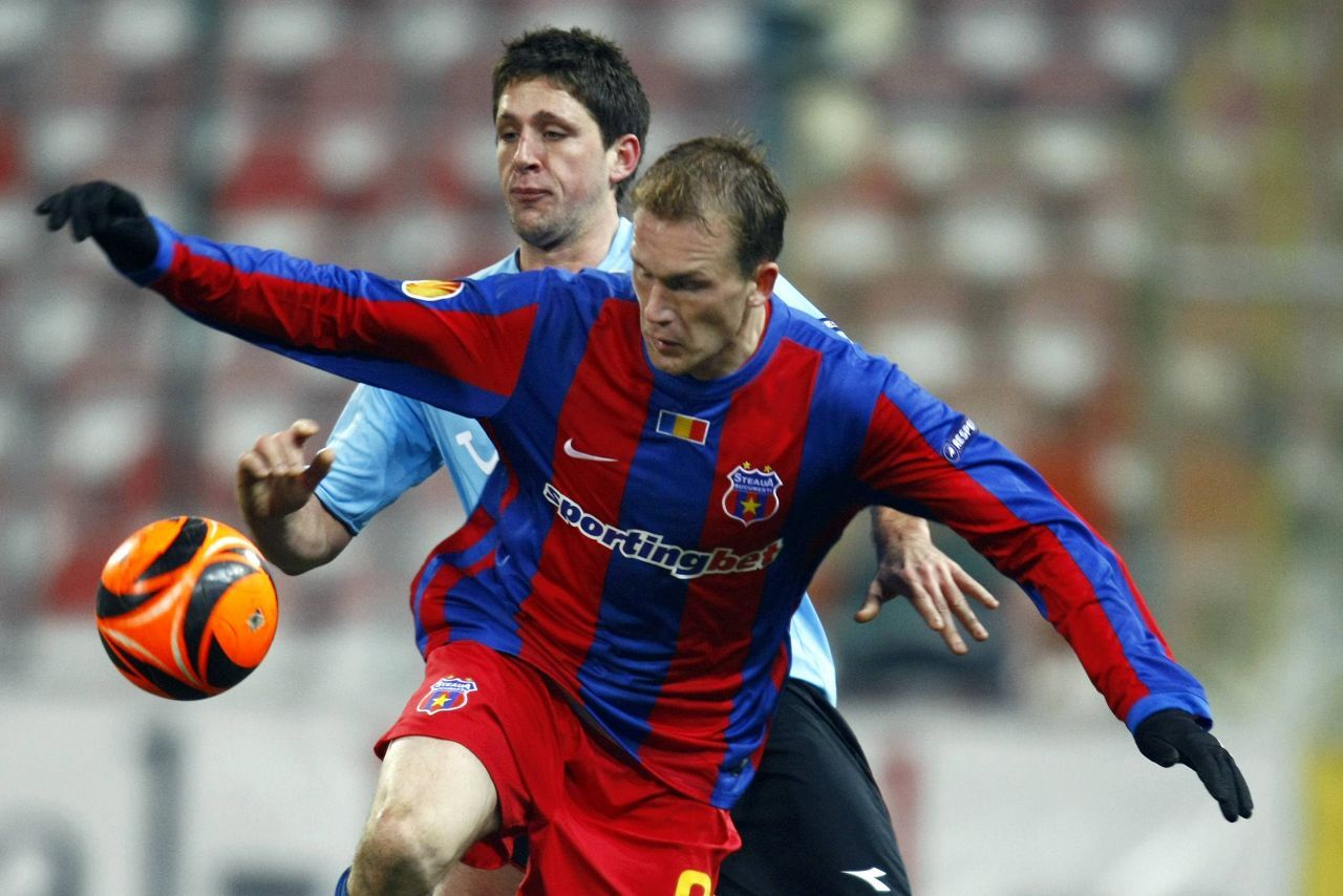 Îl recunoști? Apariție spectaculoasă în tribunele Arenei Naționale, la FCSB - UTA Arad_7