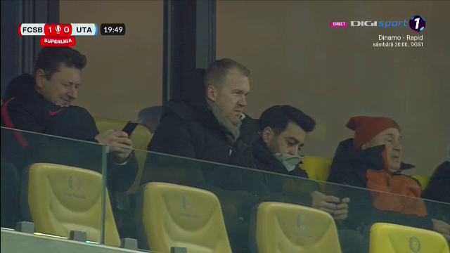 Îl recunoști? Apariție spectaculoasă în tribunele Arenei Naționale, la FCSB - UTA Arad_8