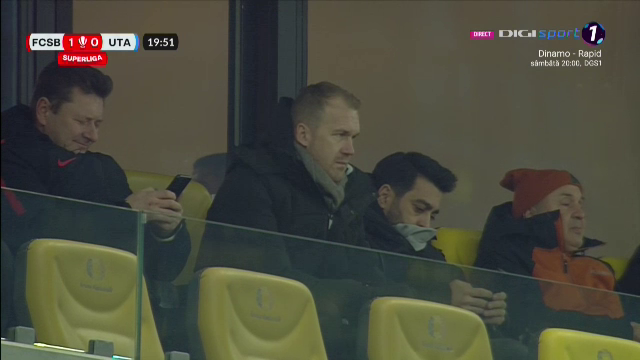 Îl recunoști? Apariție spectaculoasă în tribunele Arenei Naționale, la FCSB - UTA Arad_10