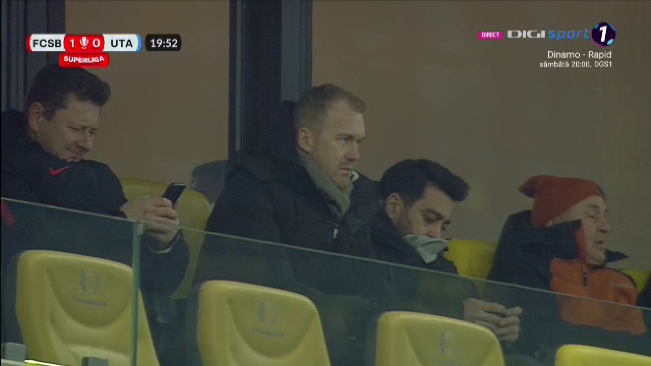 Îl recunoști? Apariție spectaculoasă în tribunele Arenei Naționale, la FCSB - UTA Arad_11