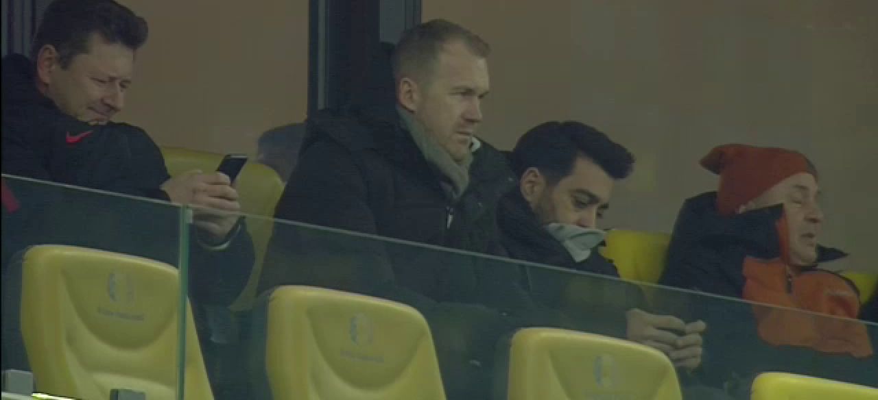 Îl recunoști? Apariție spectaculoasă în tribunele Arenei Naționale, la FCSB - UTA Arad_1