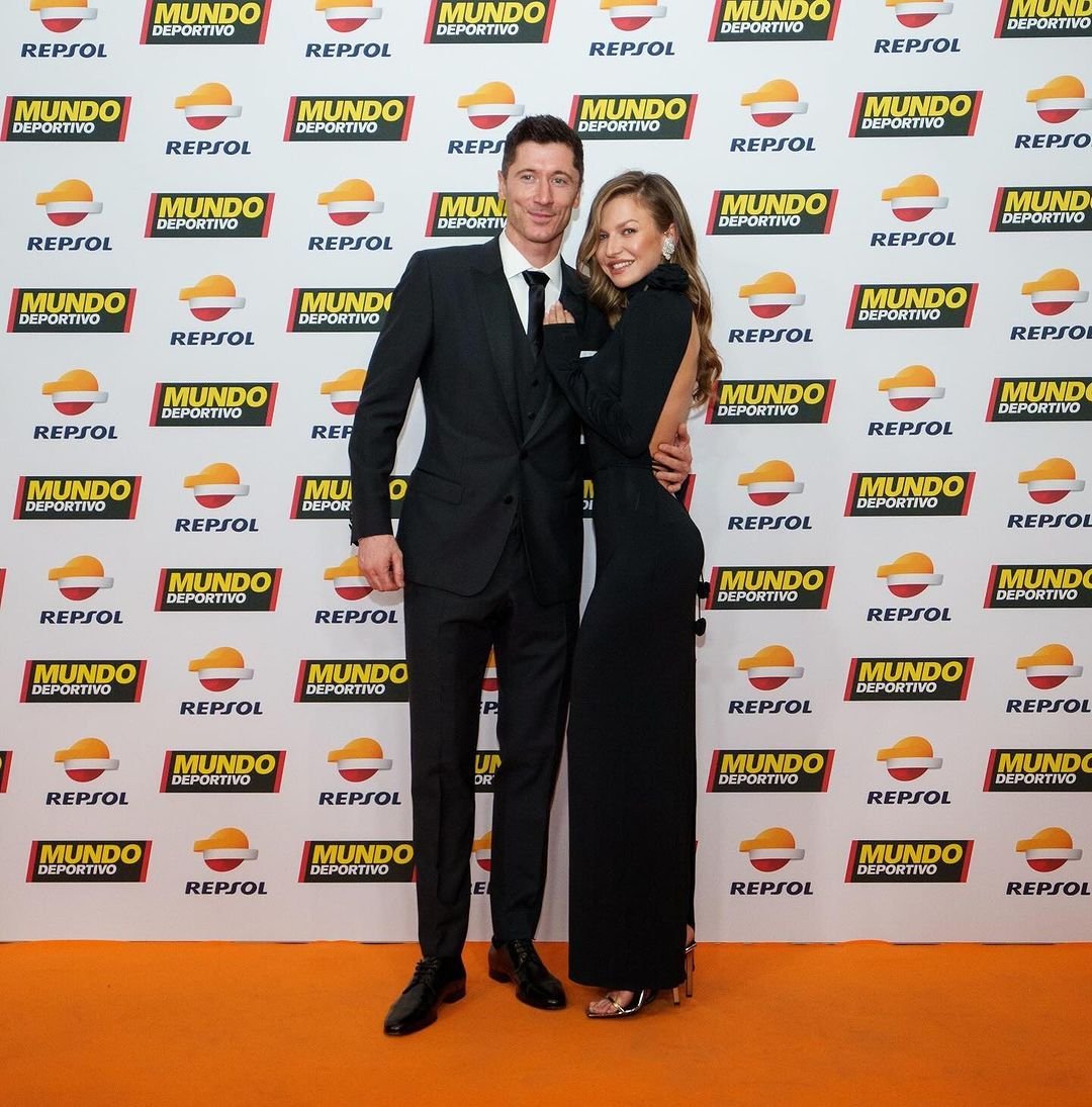 Robert Lewandowski a spus lucrurilor pe nume despre situația de la Barcelona! Imagini superbe alături de soția sa_3