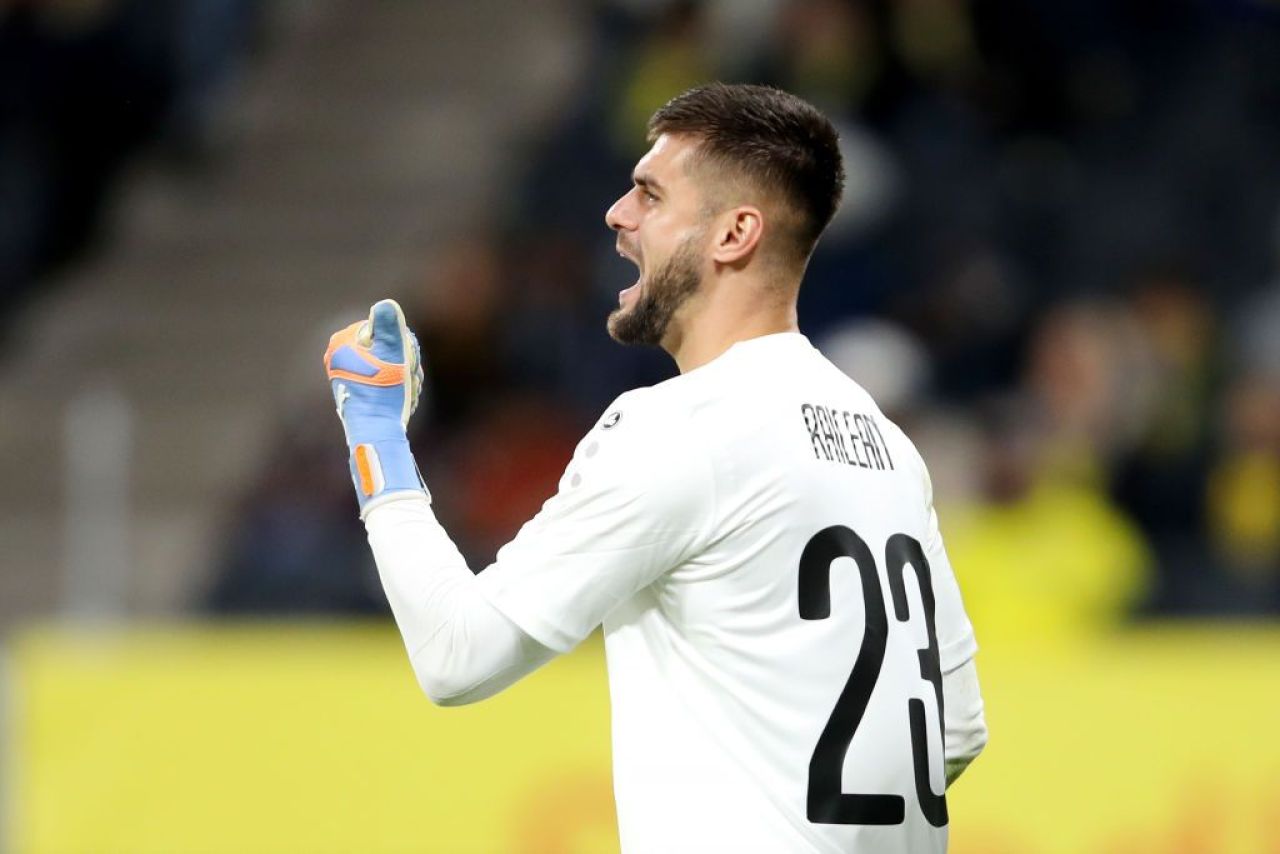 Dinamo a adus un portar din Liga 2, dar titular în naționala țării sale! _5