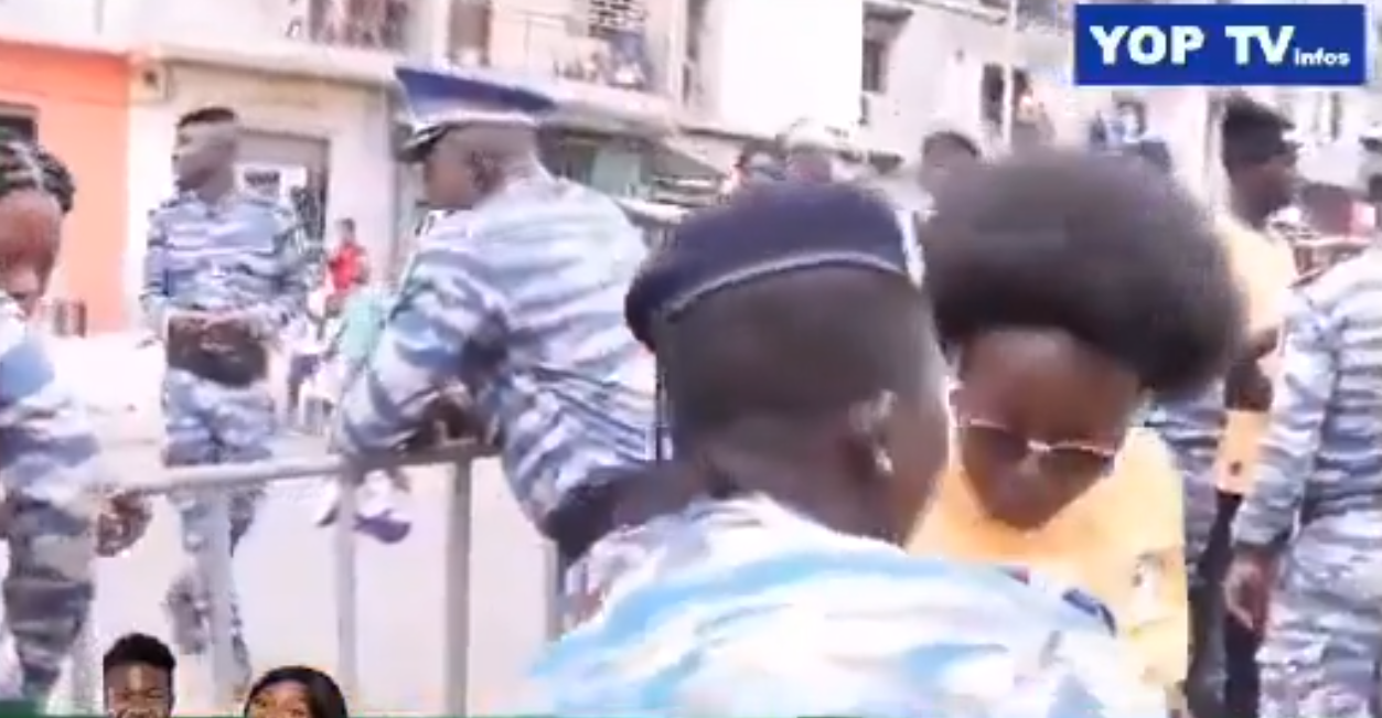 Degradant! Cum sunt controlate femeile la intrarea pe stadioanele Cupei Africii: „Cum să le faci așa ceva?”_6