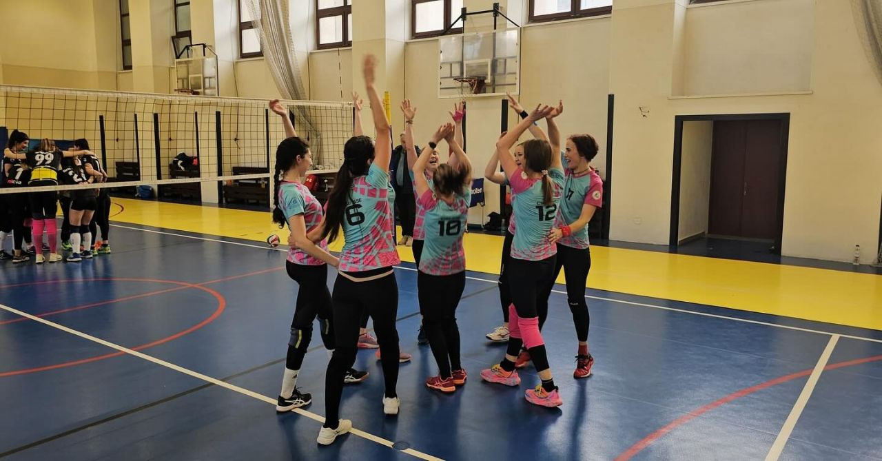 Sport exclusiv feminin: e volei, dar nu e volei, e handbal, dar nu e handbal!_2