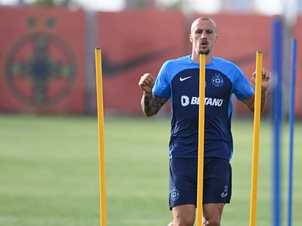 Vlad Chiricheș, titular &icirc;n Rapid - FCSB? Răspunsul lui Elias Charalambous