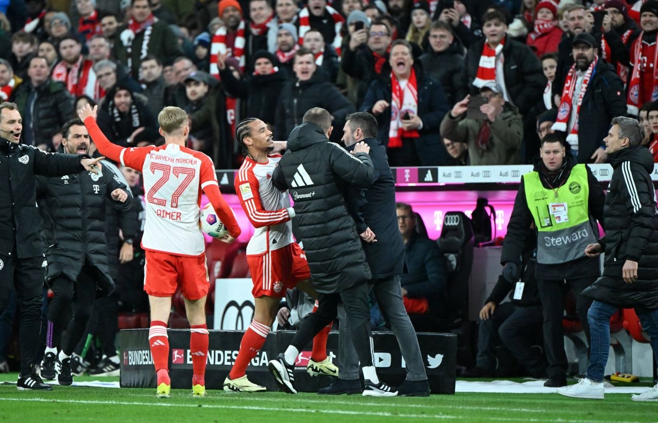 Scandal în Bundesliga: Leroy Sane, pălmuit de antrenorul adversarei: 
