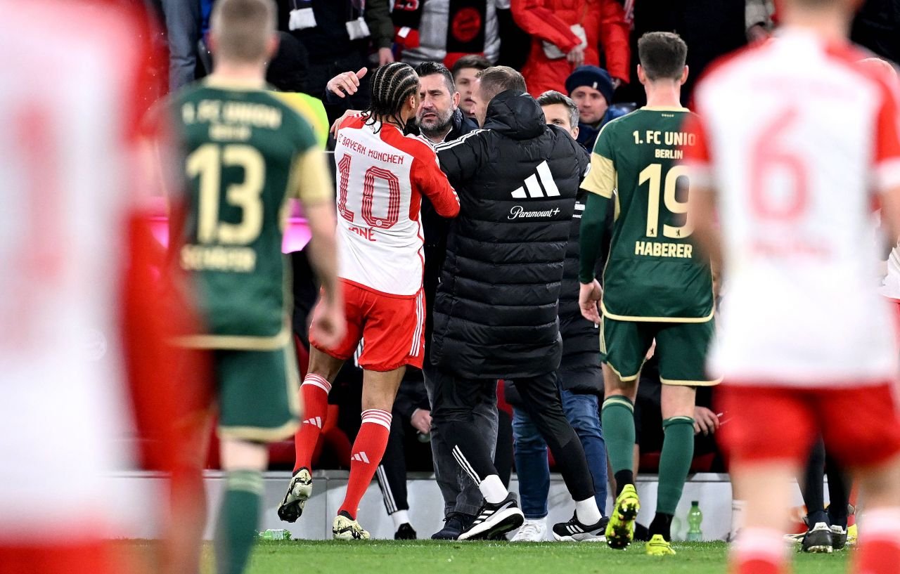 Scandal în Bundesliga: Leroy Sane, pălmuit de antrenorul adversarei: 