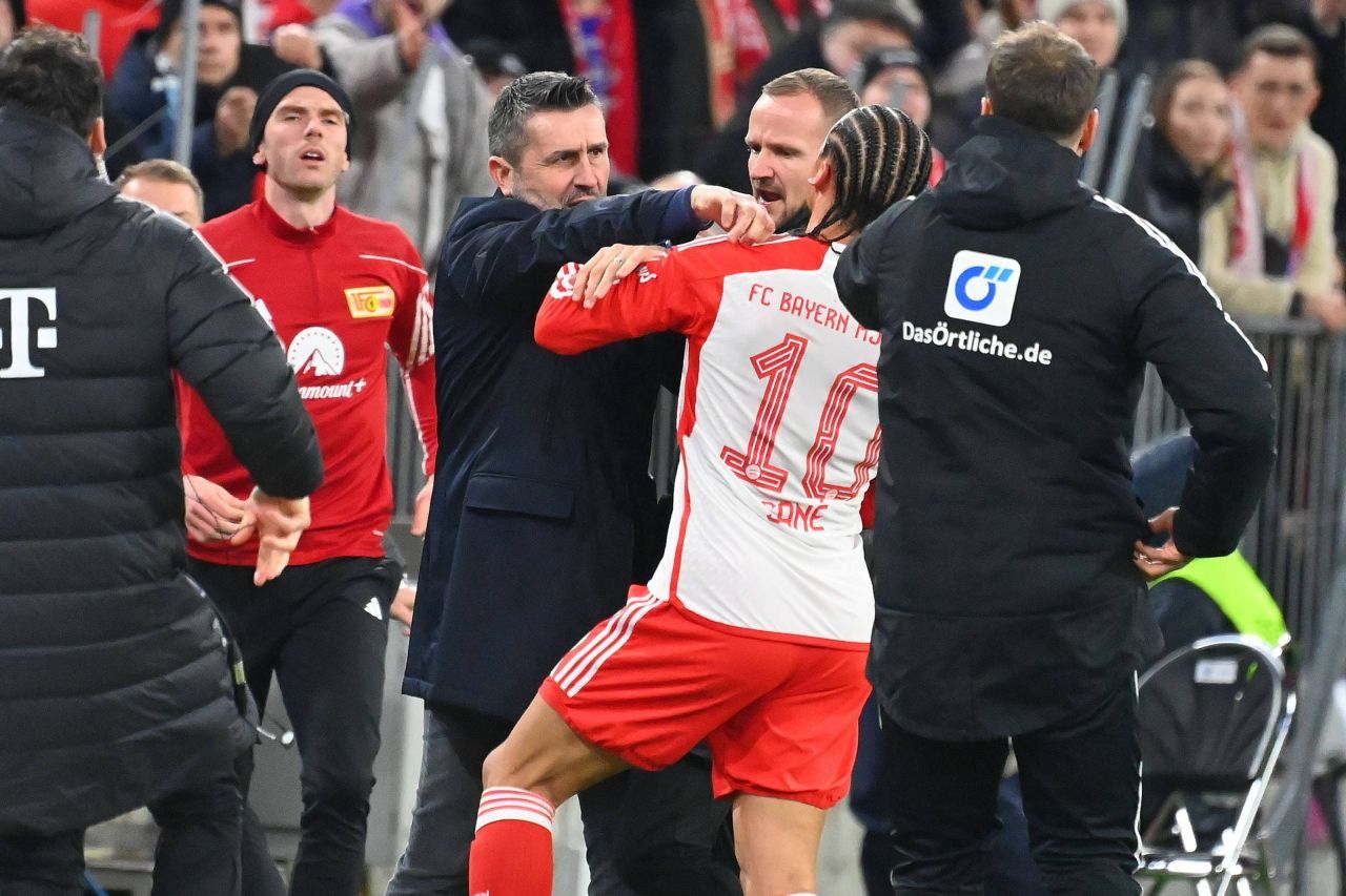 Scandal în Bundesliga: Leroy Sane, pălmuit de antrenorul adversarei: