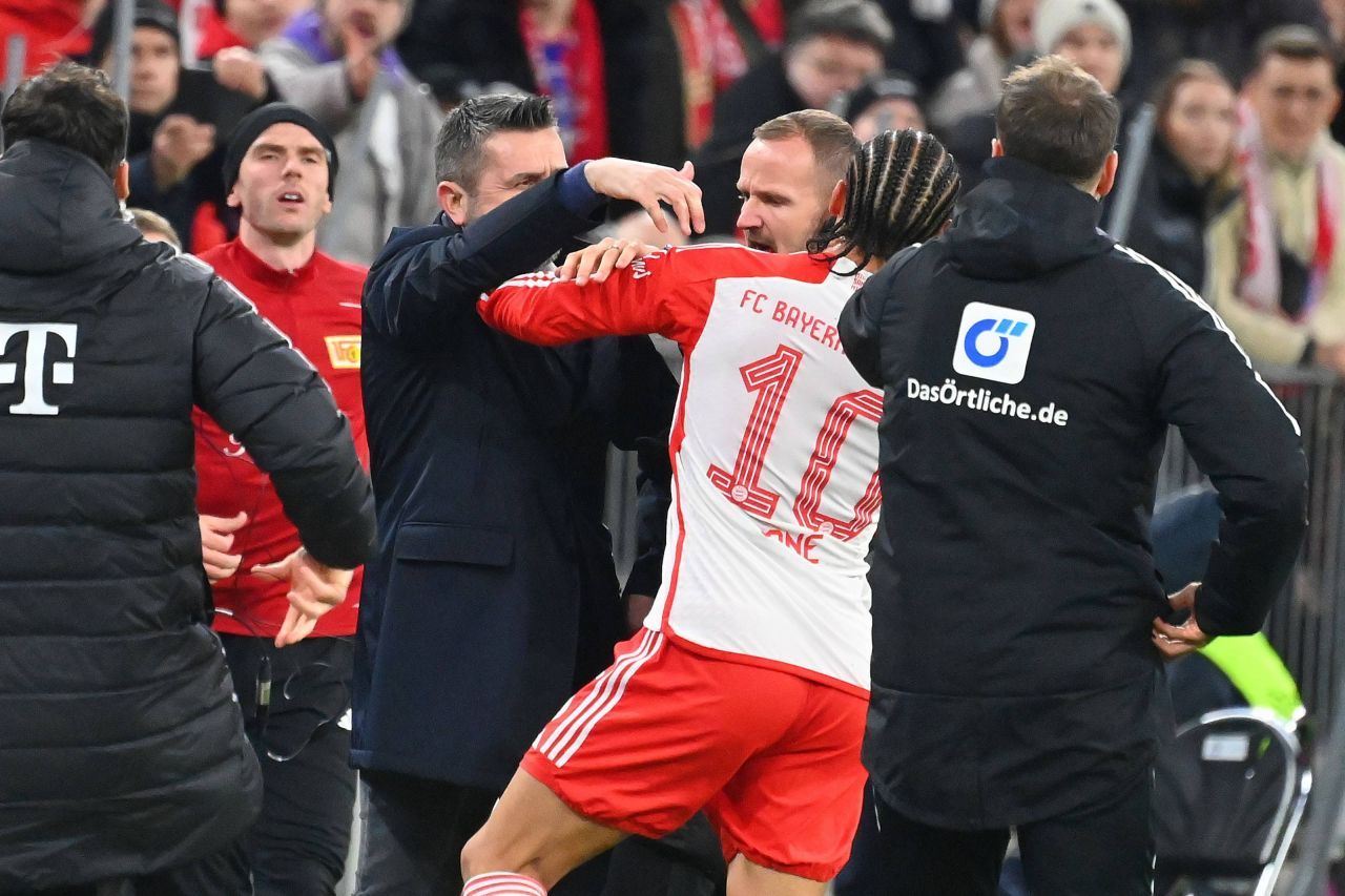 Scandal în Bundesliga: Leroy Sane, pălmuit de antrenorul adversarei: