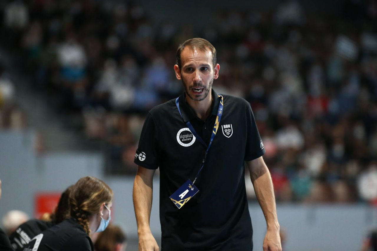 Vine &icirc;n Rom&acirc;nia din Franța și devine cel mai bine plătit antrenor