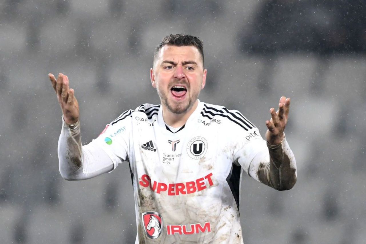 Pus pe liber de Sabău, un jucător e apărat de actualul patron: