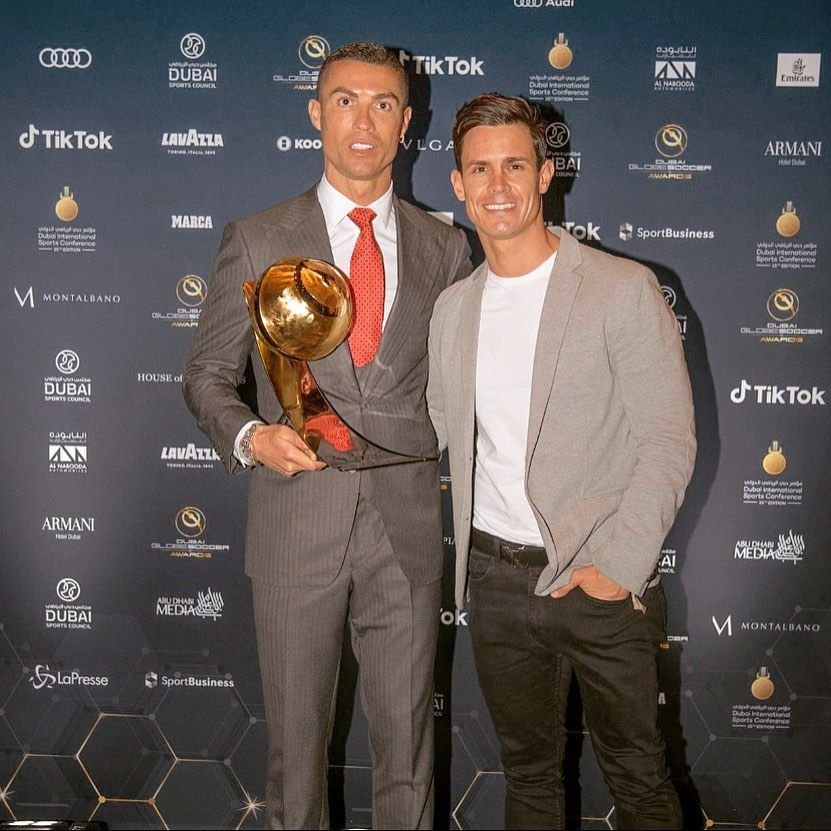 Jurnalistul pe care Cristiano Ronaldo îl ia cu el prin vacanțe îl face praf pe Leo Messi: „Îi e și lui rușine de el! N-a făcut nimic!”_5