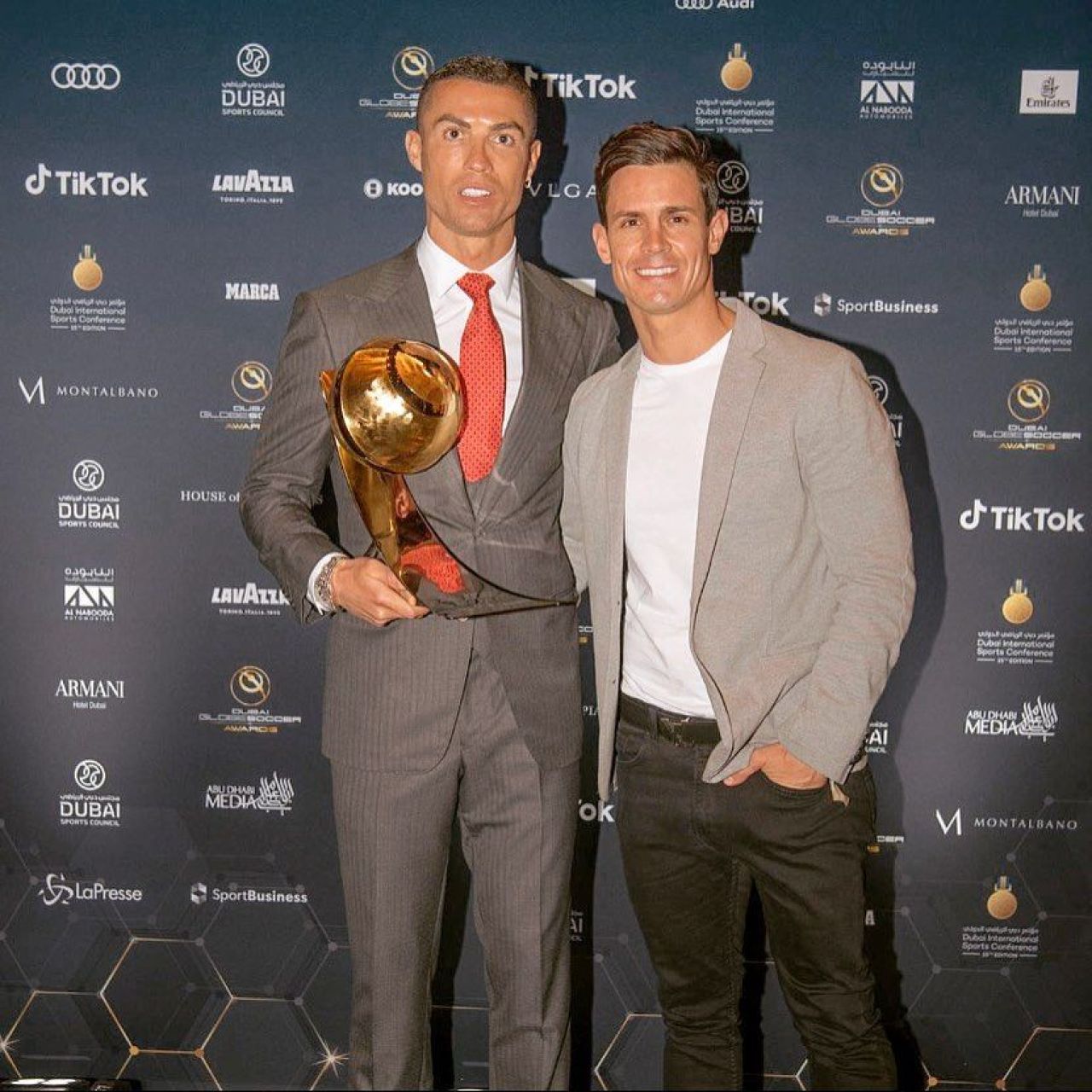 Jurnalistul pe care Cristiano Ronaldo îl ia cu el prin vacanțe îl face praf pe Leo Messi: „Îi e și lui rușine de el! N-a făcut nimic!”_5