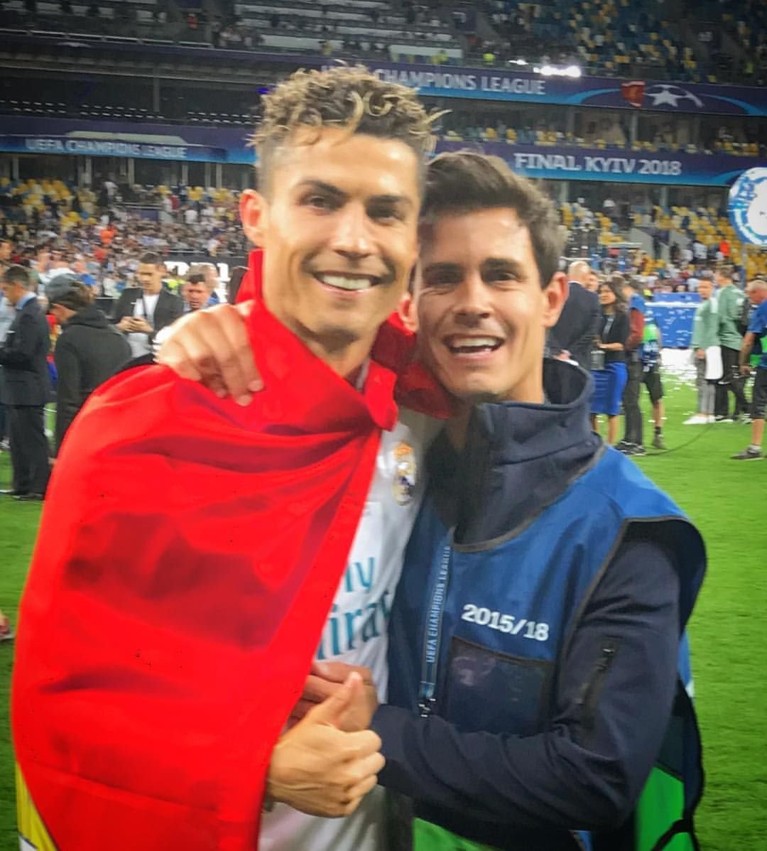 Jurnalistul pe care Cristiano Ronaldo îl ia cu el prin vacanțe îl face praf pe Leo Messi: „Îi e și lui rușine de el! N-a făcut nimic!”_15