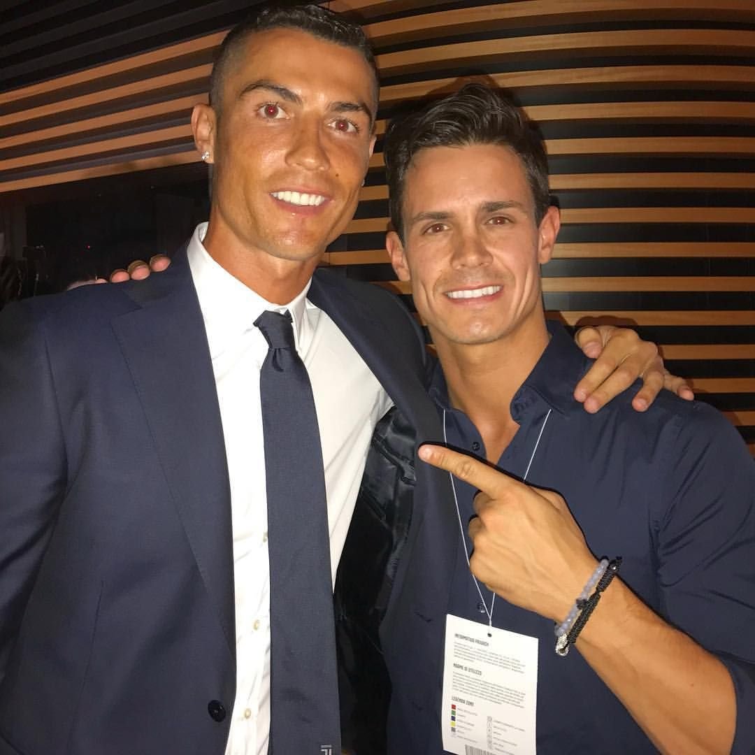 Jurnalistul pe care Cristiano Ronaldo îl ia cu el prin vacanțe îl face praf pe Leo Messi: „Îi e și lui rușine de el! N-a făcut nimic!”_16