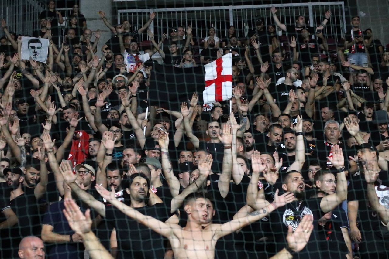 Ce a transmis clubul Rapid despre conflictul PCH - Peluza Nord Rapid.