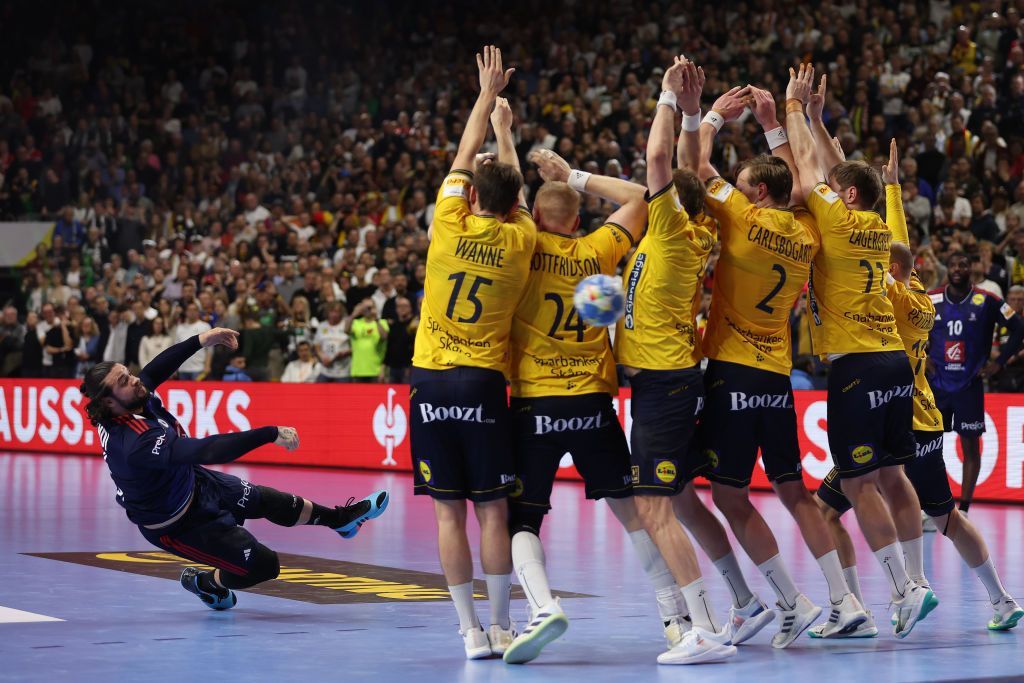 S-a marcat cel mai spectaculos gol de la European! 'Cea mai tare cădere laterală' s-a lăsat cu controverse în semifinale _1