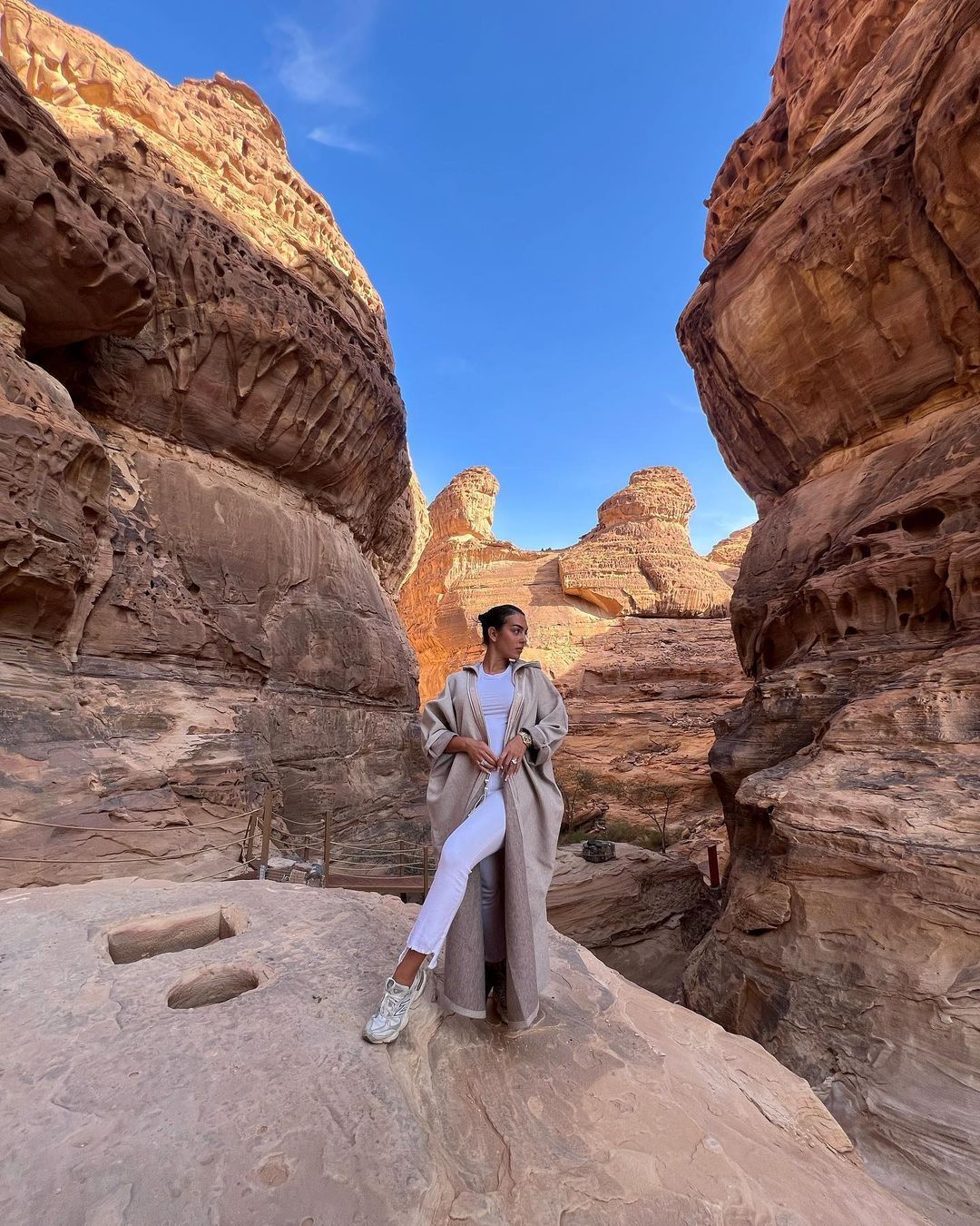 Si-a confirmat Neymar relatia cu CEA MAI SEXY ISPITA?! Frumoasa rusoaica a zburat in Paris pentru petrecerea brazilianului! FOTO_2