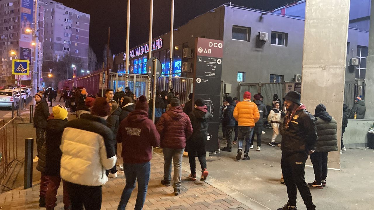 Supărați pe rivalii dinamoviști, rapidiștii s-au strâns pe stadionul din Giulești, refuzând să meară pe Arena Națională_2