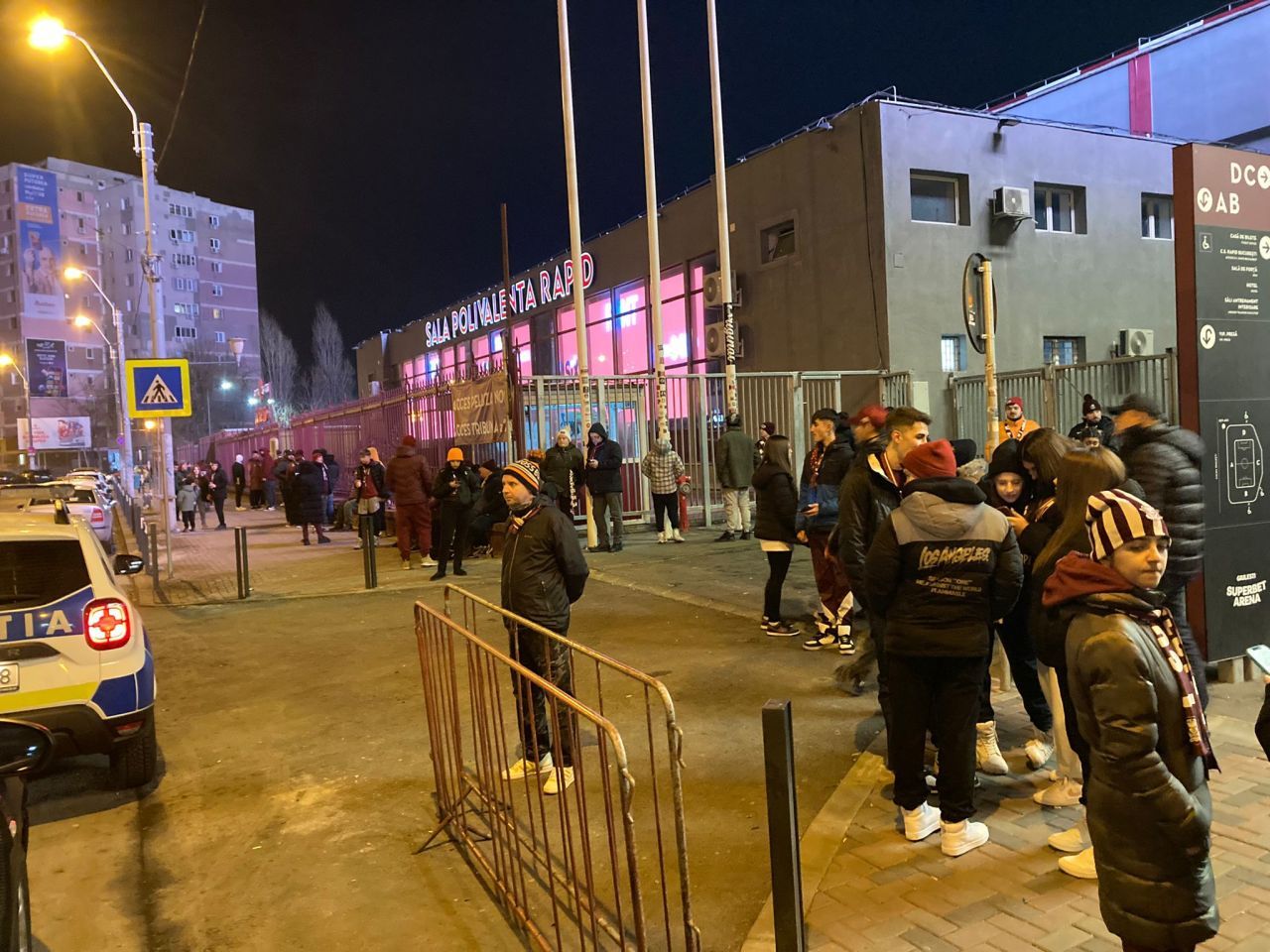 Supărați pe rivalii dinamoviști, rapidiștii s-au strâns pe stadionul din Giulești, refuzând să meară pe Arena Națională_3