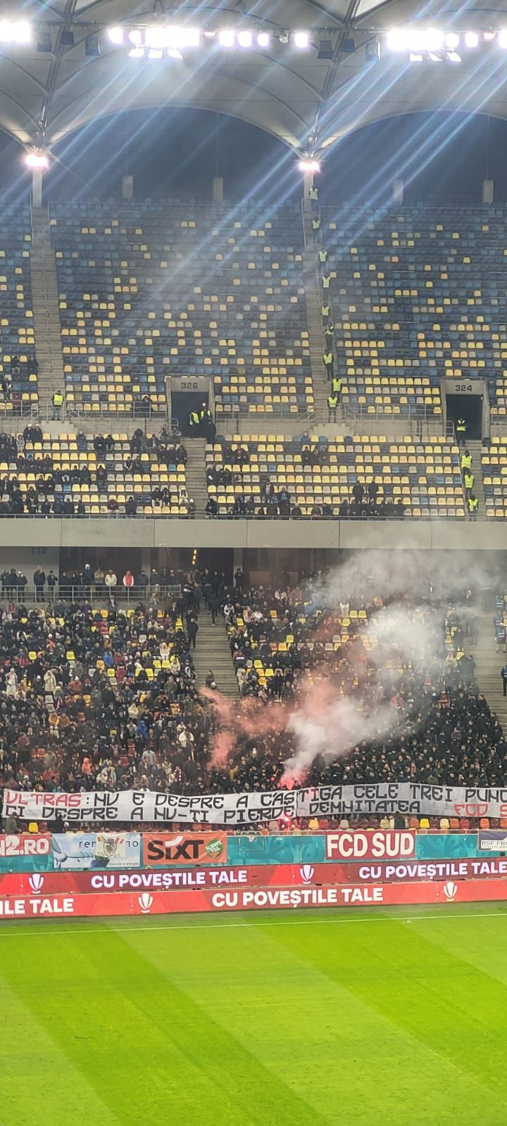 Fanii lui Dinamo, ironii îndreptate spre rapidiști: 