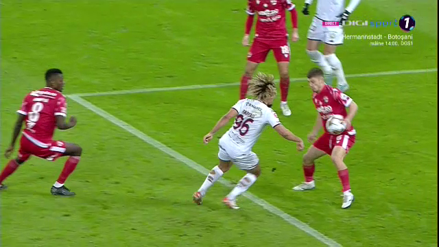 Rapidiștii au cerut lovitură de la 11 metri &icirc;n minutul 74 al meciului cu Dinamo! Reacția lui Daniel Niculae spune tot