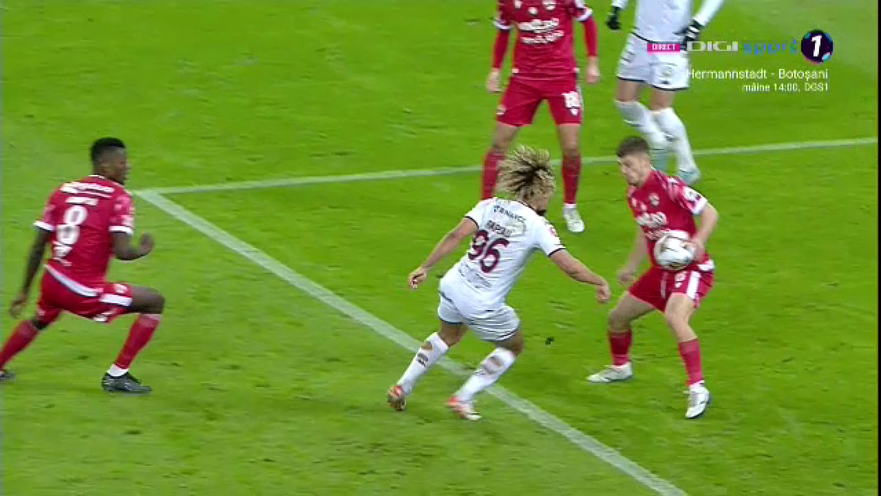 Rapidiștii au cerut lovitură de la 11 metri în minutul 74 al meciului cu Dinamo! Reacția lui Daniel Niculae spune tot_1