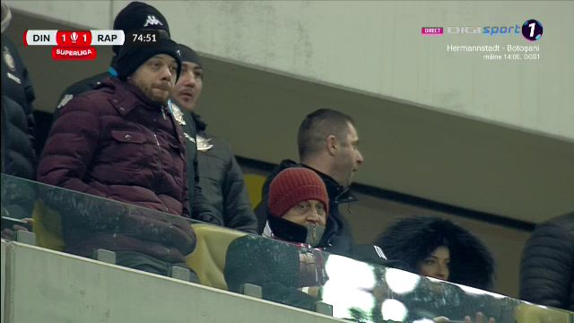 Rapidiștii au cerut lovitură de la 11 metri în minutul 74 al meciului cu Dinamo! Reacția lui Daniel Niculae spune tot_5