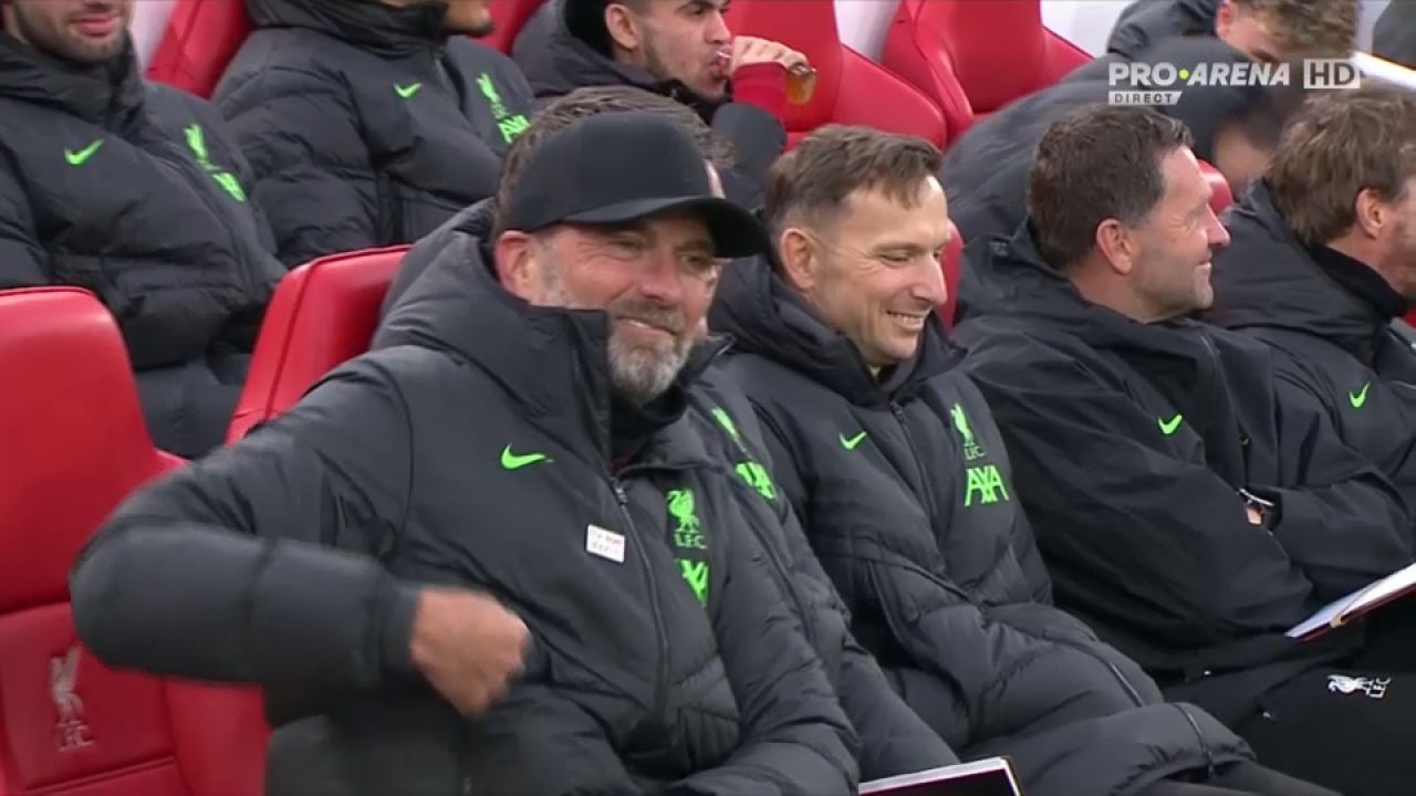 Momente emoționante pe Anfield! Jurgen Klopp, în lacrimi, după ce întreg stadionul i-a cântat