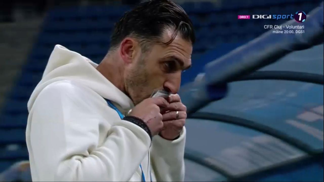 A 'învățat' de la cei mai buni! Elias Charalambous, surprins pupând icoanele după al doilea gol al FCSB-ului_6
