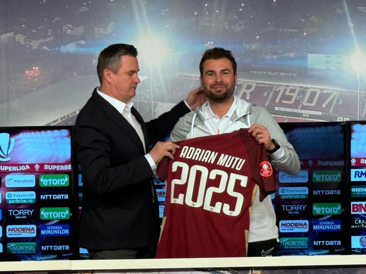Primul transfer al lui Adi Mutu la CFR. E vorba de un mijlocaș de națională _1