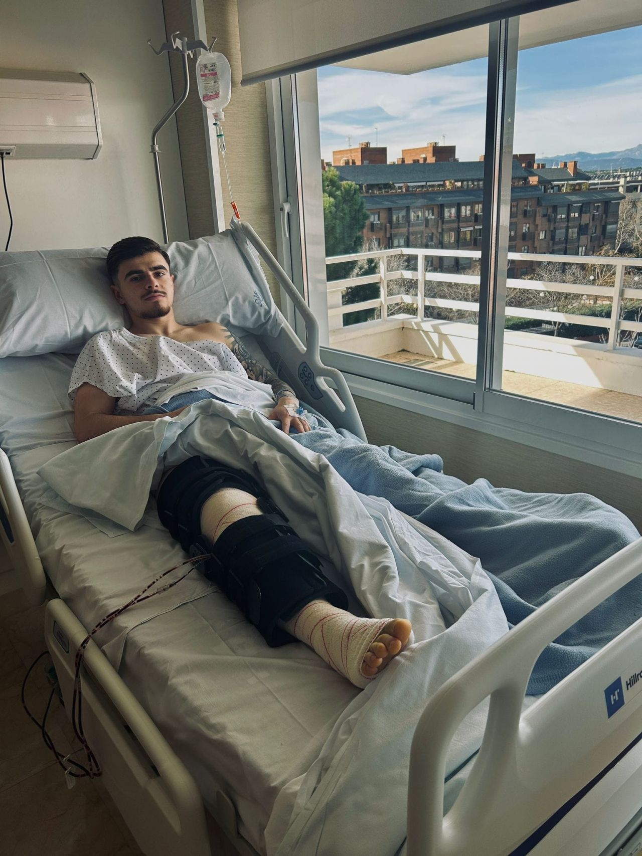 Fiul unui cunoscut fost fotbalist român, pe mâna chirurgului care i-a operat pe Cristiano Ronaldo și Ibrahimovic!_5