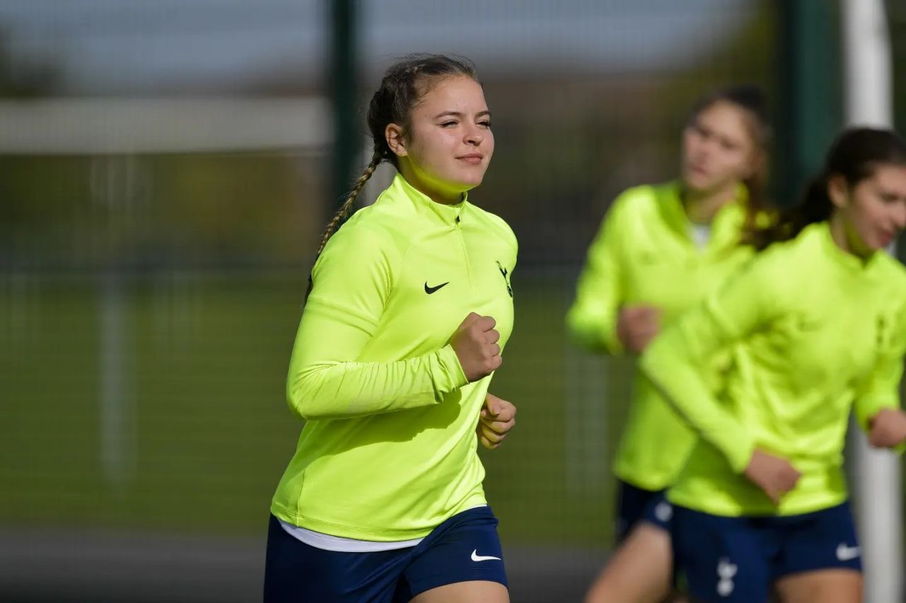 Căpitanul român de la Watford care publică poezii: ”Am început la Chelsea, am câștigat titlul cu Tottenham, dar cei de la Watford au văzut ceva la mine!”_2