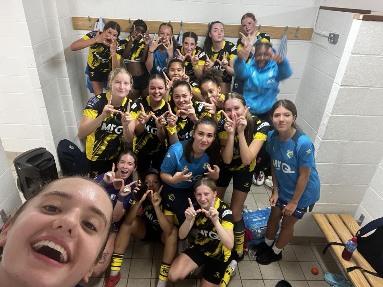 Căpitanul român de la Watford care publică poezii: ”Am început la Chelsea, am câștigat titlul cu Tottenham, dar cei de la Watford au văzut ceva la mine!”_7