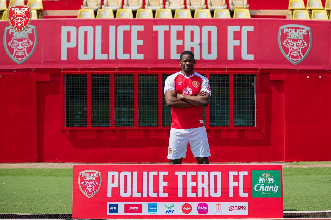 Unde s-a transferat Juvhel Tsoumou, fostul atacant al lui FCSB sau Rapid. Noua sa echipă are un nume de colecție!_2