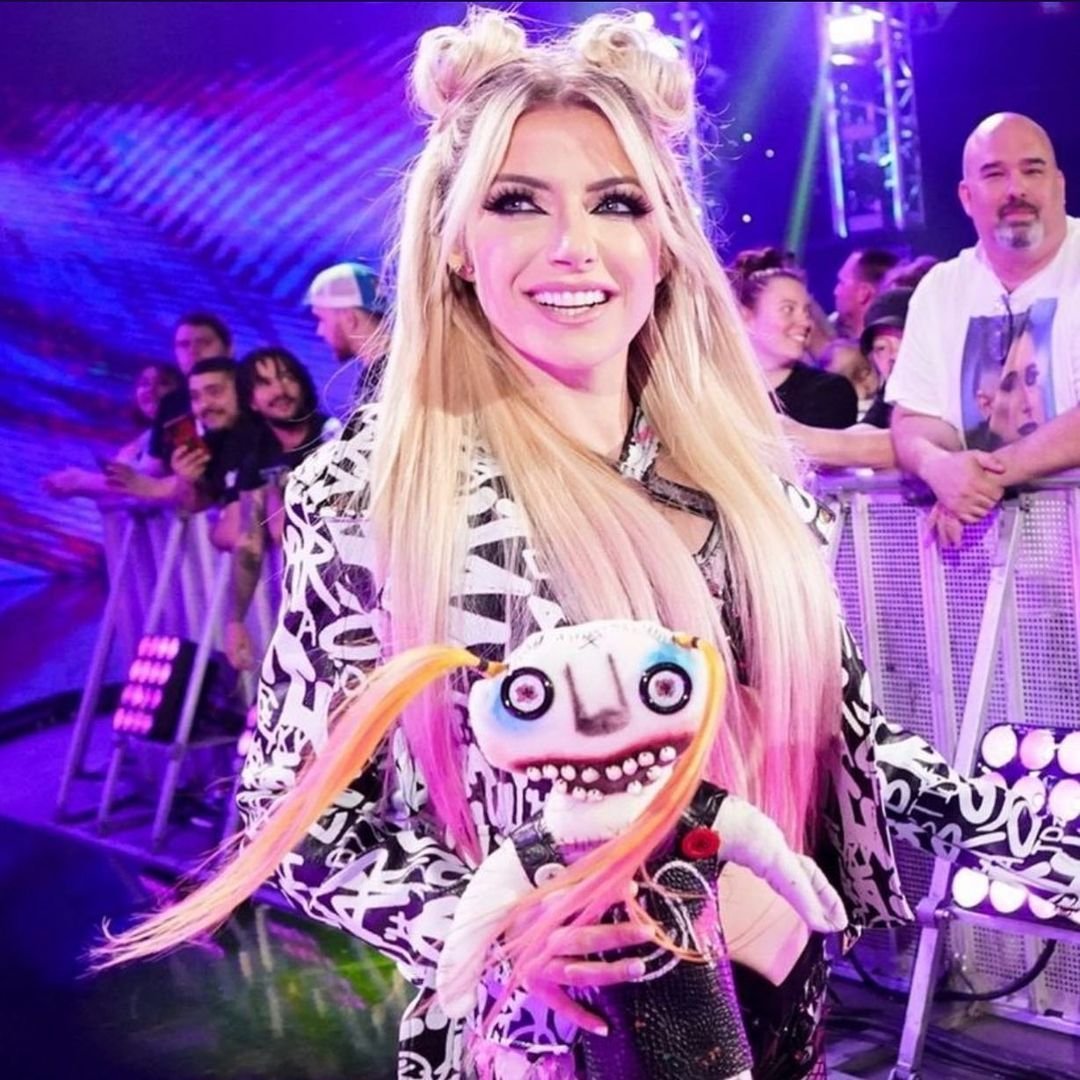 Cum arată Alexa Bliss, cea mai sexy concurentă din WWE care își face praf adversarele cu fiecare ocazie_19