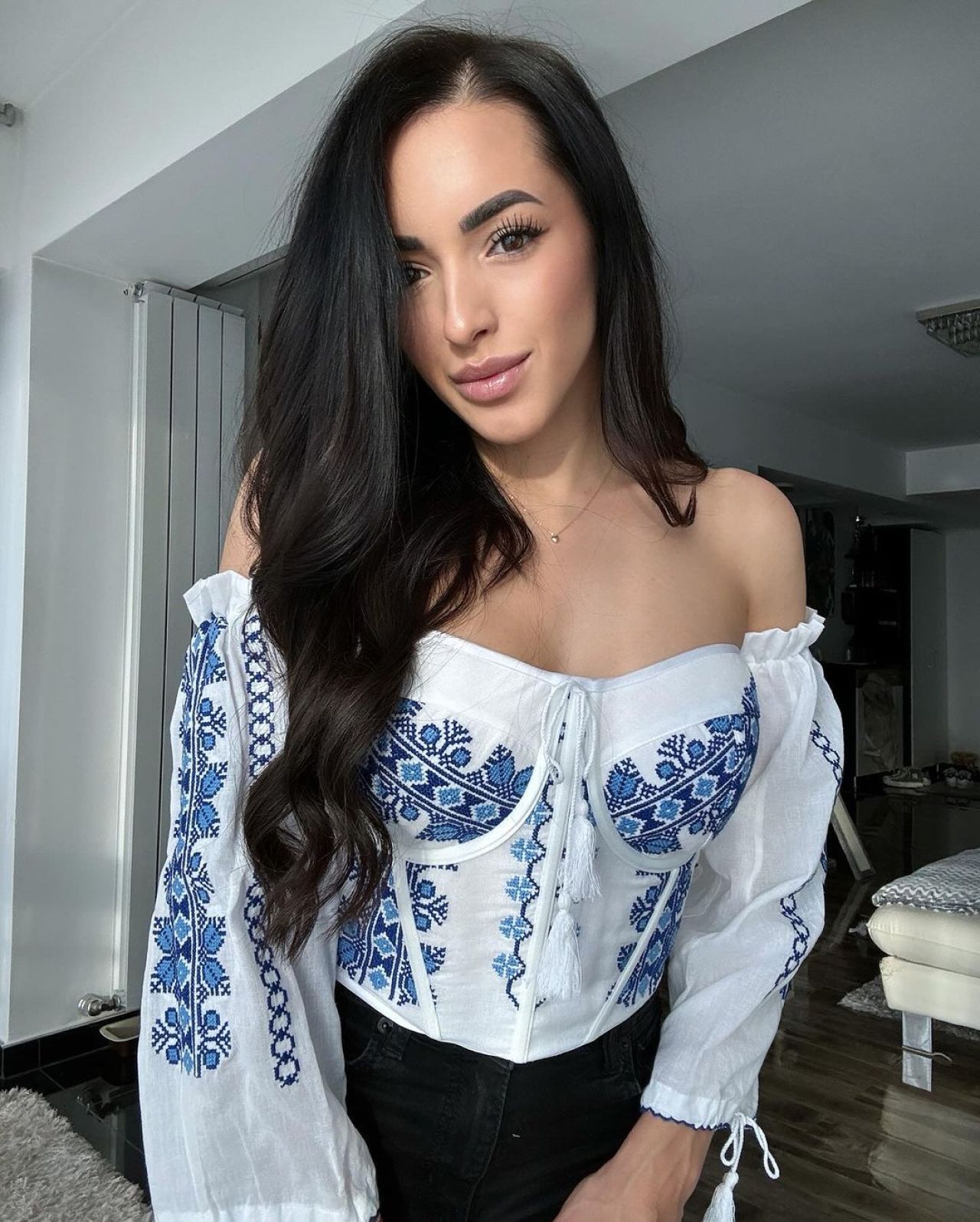 Larisa Iordache dă cărțile pe față. Ce a făcut-o să se îndrăgostească de Cristian Chiriță_106