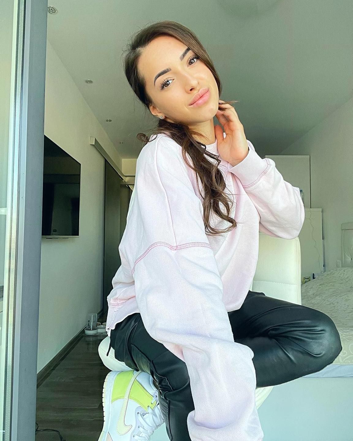 Larisa Iordache dă cărțile pe față. Ce a făcut-o să se îndrăgostească de Cristian Chiriță_141