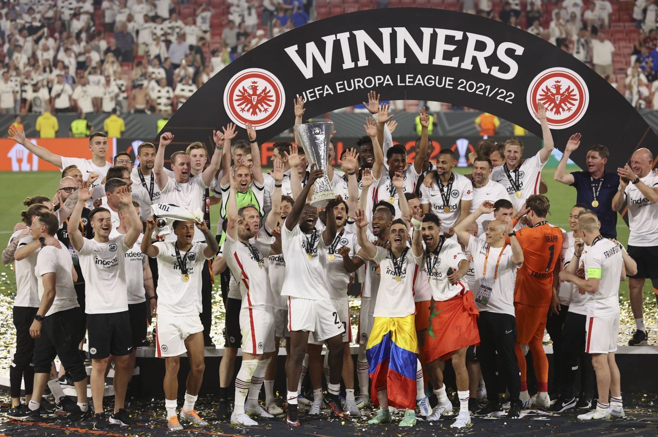 Cu ce echipă a semnat în ultima zi de mercato fotbalistul român din Serie A care a câștigat Europa League cu Eintracht Frankfurt în 2022_4