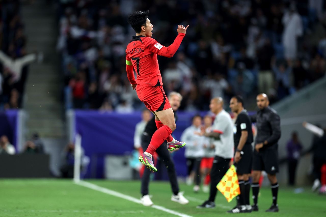 OMG, cu cine joacă Drăgușin! Căpitanul lui Spurs și-a „cărat” echipa în semifinale, după o prestație de gală_1