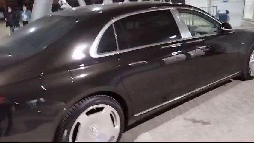 Adrian '50 Cent' Mititelu! Și-a luat blana și bolidul de peste 200.000 de euro la meciul cu Dinamo și vorbit despre Mădălina Ghenea_13
