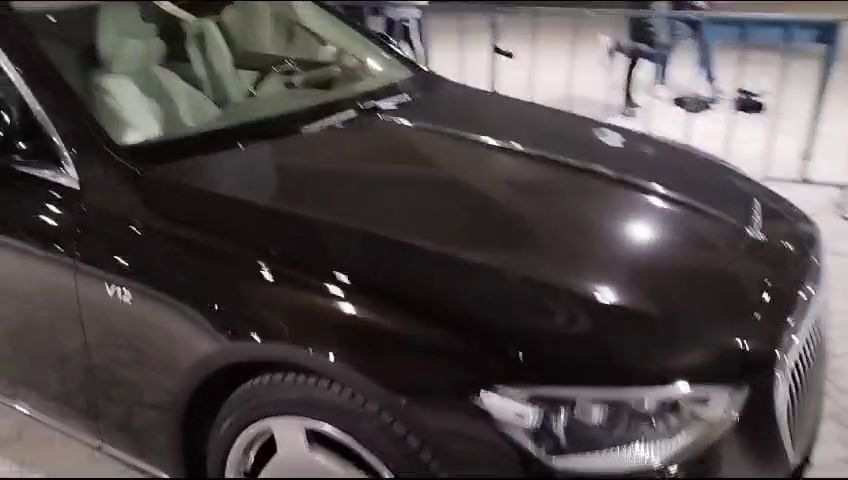 Adrian '50 Cent' Mititelu! Și-a luat blana și bolidul de peste 200.000 de euro la meciul cu Dinamo și vorbit despre Mădălina Ghenea_14