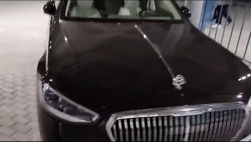 Adrian '50 Cent' Mititelu! Și-a luat blana și bolidul de peste 200.000 de euro la meciul cu Dinamo și vorbit despre Mădălina Ghenea_16