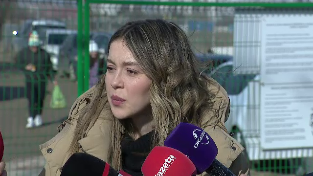 Teodora Stoica, &icirc;nlăcrimată la Adăpostul Speranța! A gătit cu tatăl său pentru c&acirc;inii fără stăp&acirc;n. MM: &bdquo;Eu am fost hater de meserie!&rdquo;